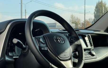 Toyota RAV4, 2017 год, 2 590 000 рублей, 10 фотография