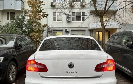 Skoda Superb III рестайлинг, 2011 год, 750 000 рублей, 3 фотография