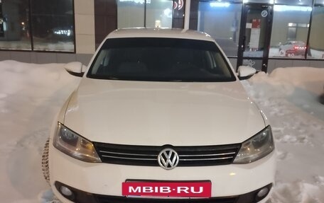 Volkswagen Jetta VI, 2012 год, 700 000 рублей, 4 фотография