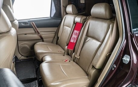 Toyota Highlander III, 2011 год, 2 159 000 рублей, 10 фотография