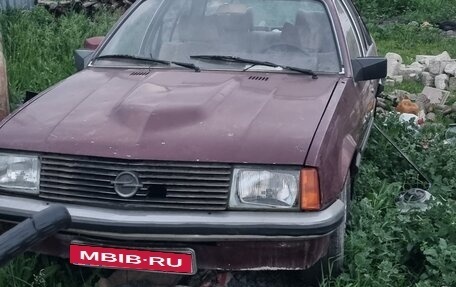 Opel Rekord E, 1982 год, 105 000 рублей, 1 фотография