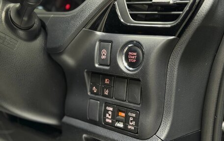 Toyota Voxy III, 2018 год, 2 360 000 рублей, 13 фотография