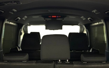 Toyota Voxy III, 2018 год, 2 360 000 рублей, 16 фотография