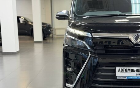 Toyota Voxy III, 2018 год, 2 360 000 рублей, 20 фотография