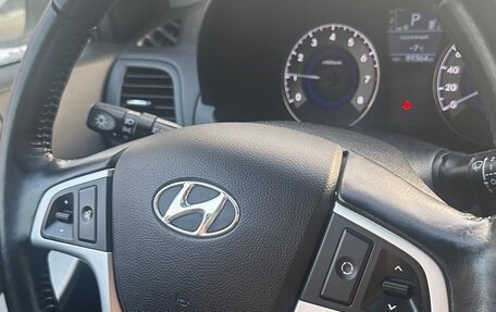 Hyundai Solaris II рестайлинг, 2011 год, 730 000 рублей, 31 фотография