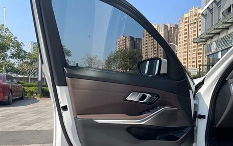 BMW 3 серия, 2021 год, 2 626 700 рублей, 12 фотография