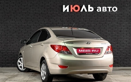 Hyundai Solaris II рестайлинг, 2013 год, 880 000 рублей, 6 фотография