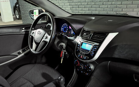 Hyundai Solaris II рестайлинг, 2013 год, 880 000 рублей, 14 фотография