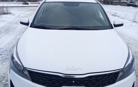 KIA Rio IV, 2021 год, 1 390 000 рублей, 2 фотография