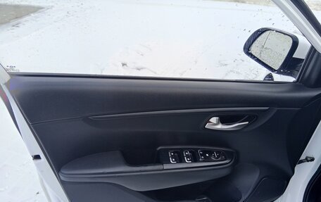 KIA Rio IV, 2021 год, 1 390 000 рублей, 14 фотография