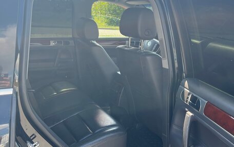 Volkswagen Touareg III, 2005 год, 700 000 рублей, 3 фотография