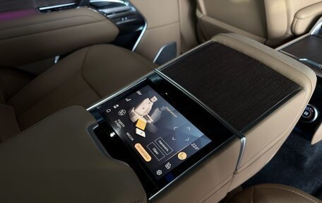 Land Rover Range Rover IV рестайлинг, 2025 год, 35 500 000 рублей, 37 фотография