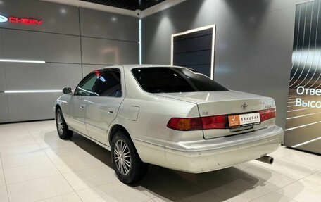 Toyota Camry, 2000 год, 550 000 рублей, 3 фотография