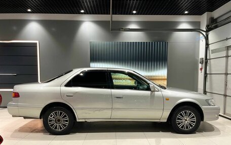 Toyota Camry, 2000 год, 550 000 рублей, 6 фотография