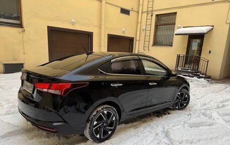 Hyundai Solaris II рестайлинг, 2021 год, 1 650 000 рублей, 6 фотография