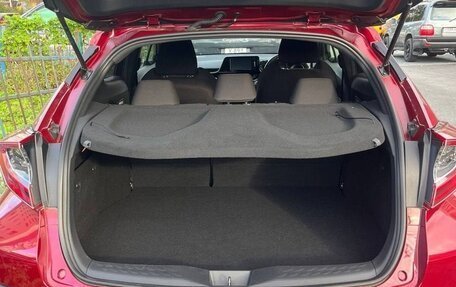 Toyota C-HR I рестайлинг, 2019 год, 1 990 000 рублей, 8 фотография