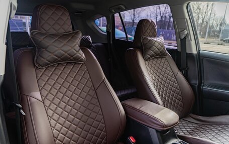 Toyota RAV4, 2015 год, 1 990 000 рублей, 12 фотография