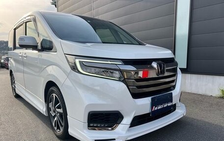 Honda Stepwgn IV, 2017 год, 1 950 000 рублей, 1 фотография