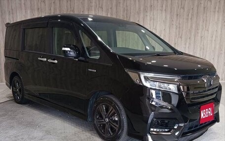 Honda Stepwgn IV, 2018 год, 1 980 000 рублей, 1 фотография