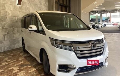 Honda Stepwgn IV, 2017 год, 1 965 000 рублей, 1 фотография