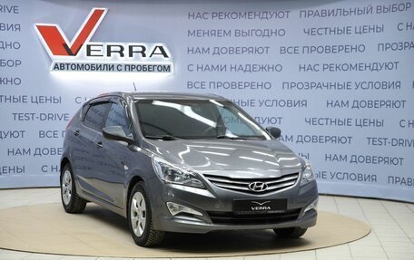 Hyundai Solaris II рестайлинг, 2015 год, 1 050 000 рублей, 3 фотография