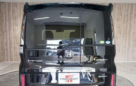 Honda Stepwgn IV, 2018 год, 1 980 000 рублей, 6 фотография