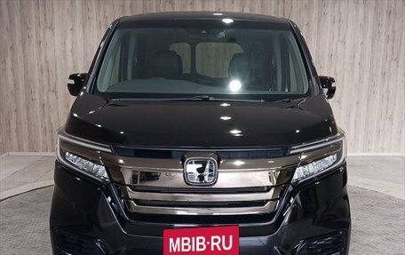 Honda Stepwgn IV, 2018 год, 1 980 000 рублей, 2 фотография