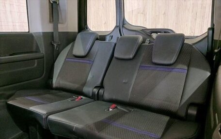 Honda Stepwgn IV, 2018 год, 1 980 000 рублей, 14 фотография