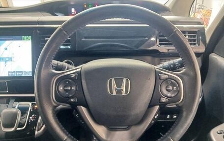 Honda Stepwgn IV, 2018 год, 1 980 000 рублей, 15 фотография