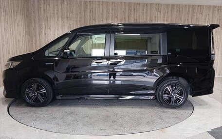 Honda Stepwgn IV, 2018 год, 1 980 000 рублей, 7 фотография