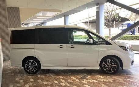 Honda Stepwgn IV, 2017 год, 1 965 000 рублей, 3 фотография