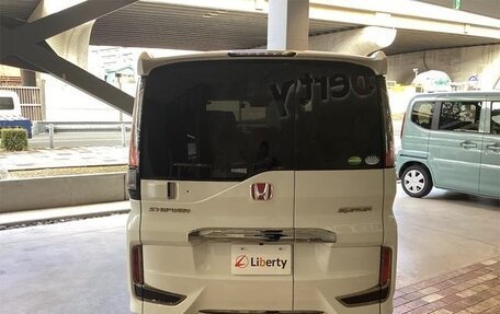 Honda Stepwgn IV, 2017 год, 1 965 000 рублей, 5 фотография