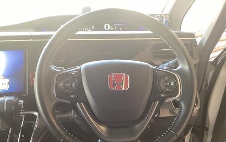 Honda Stepwgn IV, 2017 год, 1 965 000 рублей, 8 фотография
