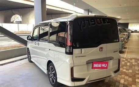 Honda Stepwgn IV, 2017 год, 1 965 000 рублей, 6 фотография