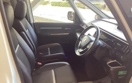 Honda Stepwgn IV, 2017 год, 1 965 000 рублей, 31 фотография