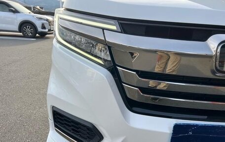 Honda Stepwgn IV, 2017 год, 1 950 000 рублей, 7 фотография