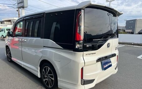 Honda Stepwgn IV, 2017 год, 1 950 000 рублей, 4 фотография