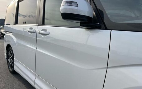 Honda Stepwgn IV, 2017 год, 1 950 000 рублей, 11 фотография