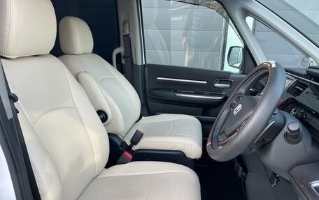 Honda Stepwgn IV, 2017 год, 1 950 000 рублей, 16 фотография