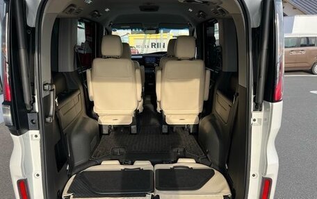 Honda Stepwgn IV, 2017 год, 1 950 000 рублей, 29 фотография