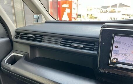 Honda Stepwgn IV, 2017 год, 1 950 000 рублей, 24 фотография