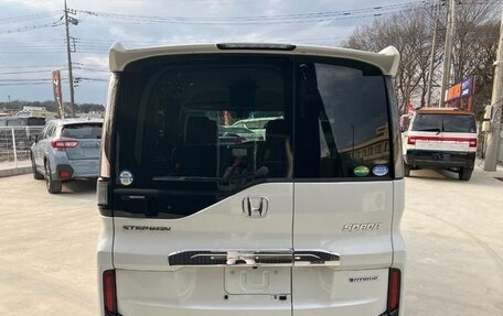 Honda Stepwgn IV, 2018 год, 1 980 000 рублей, 4 фотография