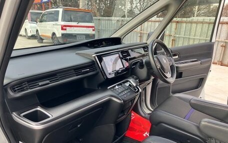 Honda Stepwgn IV, 2018 год, 1 980 000 рублей, 11 фотография