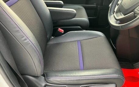 Honda Stepwgn IV, 2018 год, 1 980 000 рублей, 10 фотография