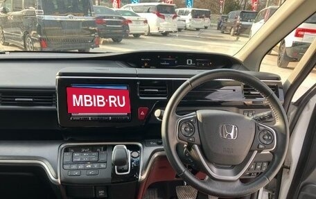 Honda Stepwgn IV, 2018 год, 1 980 000 рублей, 8 фотография