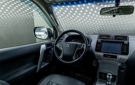 Toyota Land Cruiser Prado 150 рестайлинг 2, 2019 год, 5 040 000 рублей, 10 фотография
