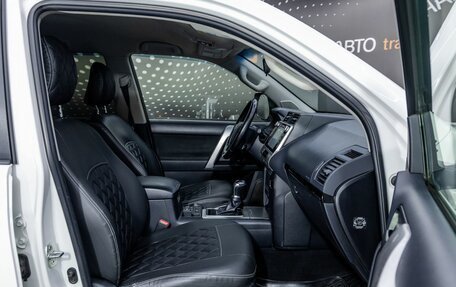 Toyota Land Cruiser Prado 150 рестайлинг 2, 2019 год, 5 040 000 рублей, 20 фотография