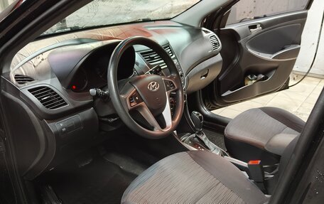 Hyundai Solaris II рестайлинг, 2015 год, 1 000 000 рублей, 7 фотография