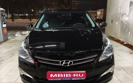 Hyundai Solaris II рестайлинг, 2015 год, 1 000 000 рублей, 2 фотография