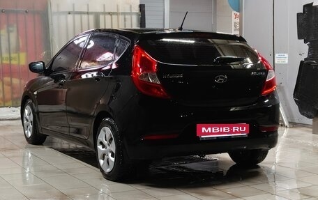 Hyundai Solaris II рестайлинг, 2015 год, 1 000 000 рублей, 6 фотография